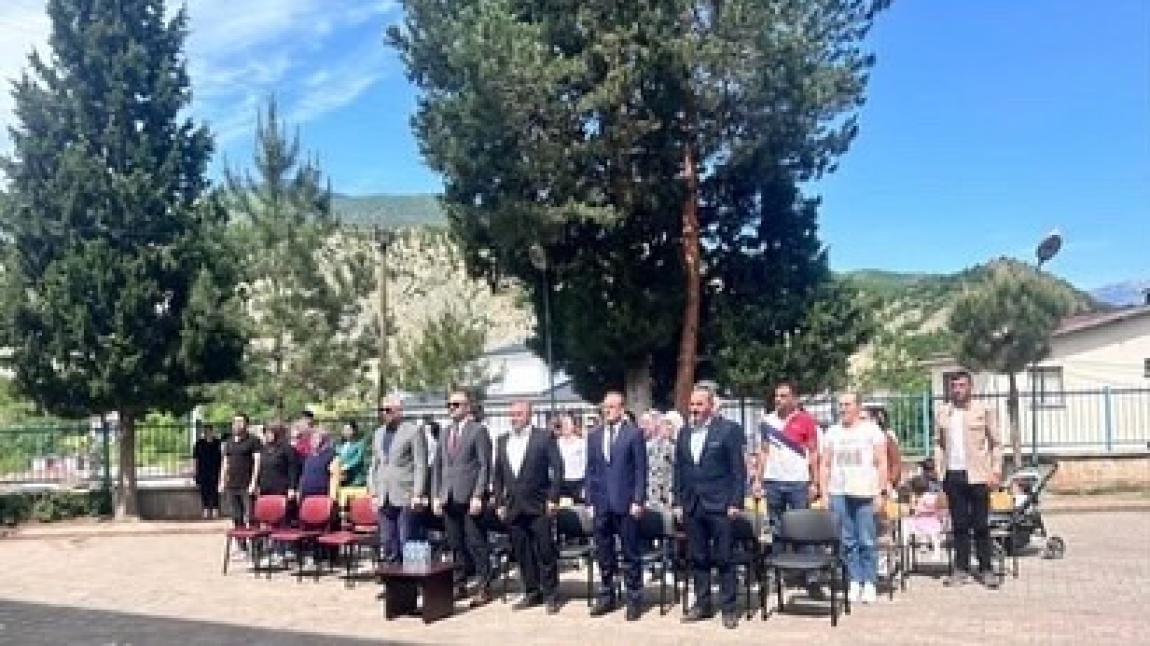 Cumhuriyet Ortaokulu Anasınıfı Yıl Sonu Gösterisi ve Sergisi Gerçekleştirildi